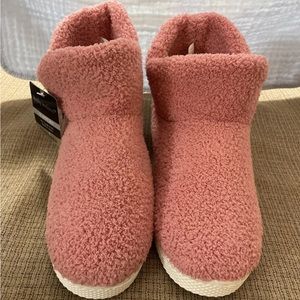 Kathy Ireland Bootie Women's Slipper / Pink Size Large (9-10)